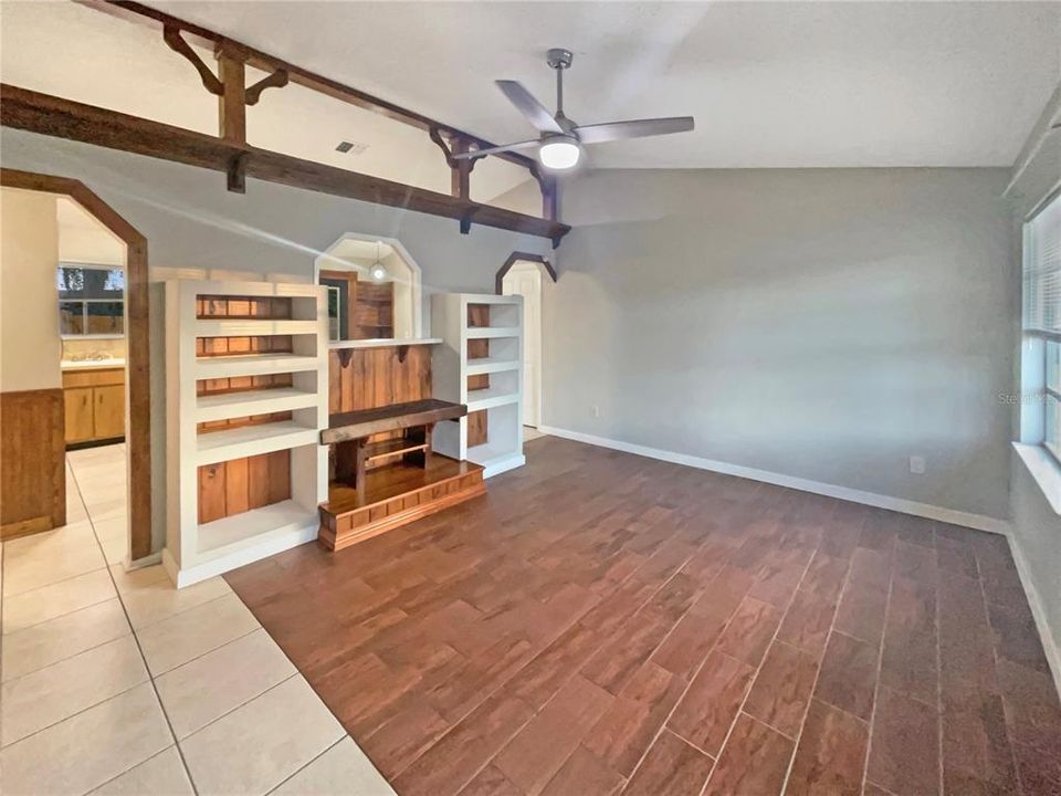 For Sale: $258,000 (3 beds, 1 baths, 1131 Square Feet)