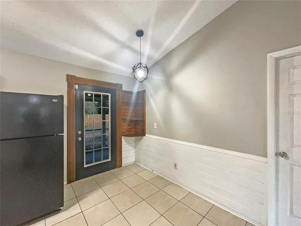 For Sale: $258,000 (3 beds, 1 baths, 1131 Square Feet)