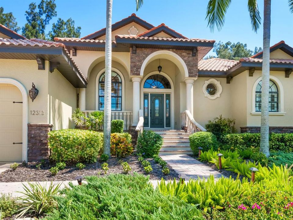 En Venta: $1,350,000 (3 camas, 3 baños, 2535 Pies cuadrados)