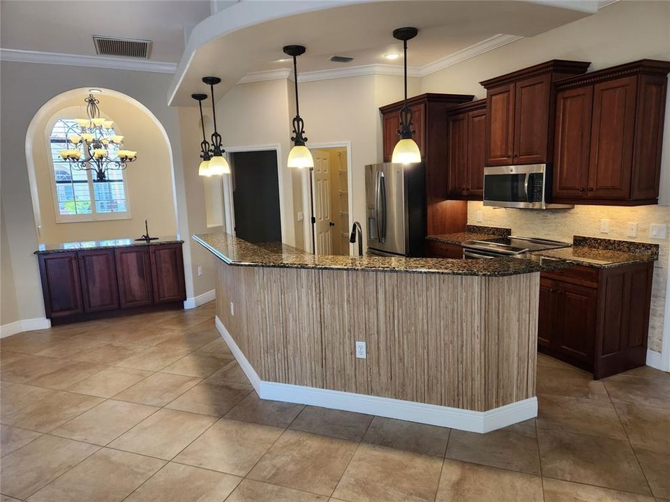 En Venta: $1,350,000 (3 camas, 3 baños, 2535 Pies cuadrados)