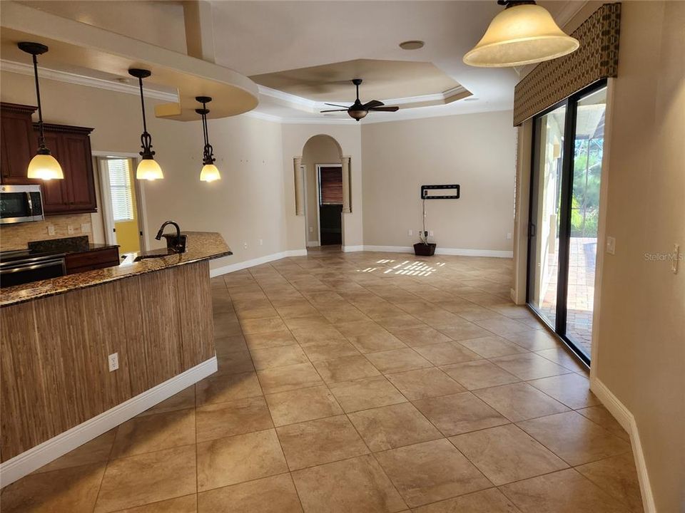 En Venta: $1,350,000 (3 camas, 3 baños, 2535 Pies cuadrados)