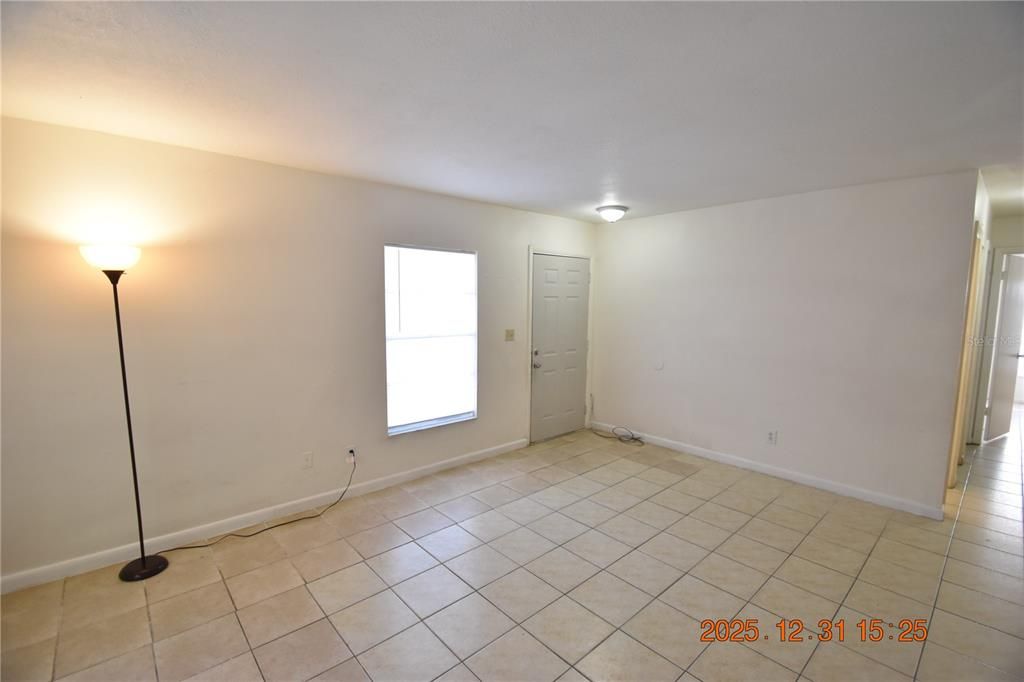 出租: $1,395 (2 贝兹, 2 浴室, 920 平方英尺)