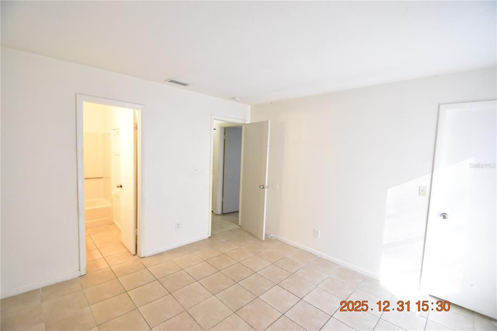 出租: $1,395 (2 贝兹, 2 浴室, 920 平方英尺)