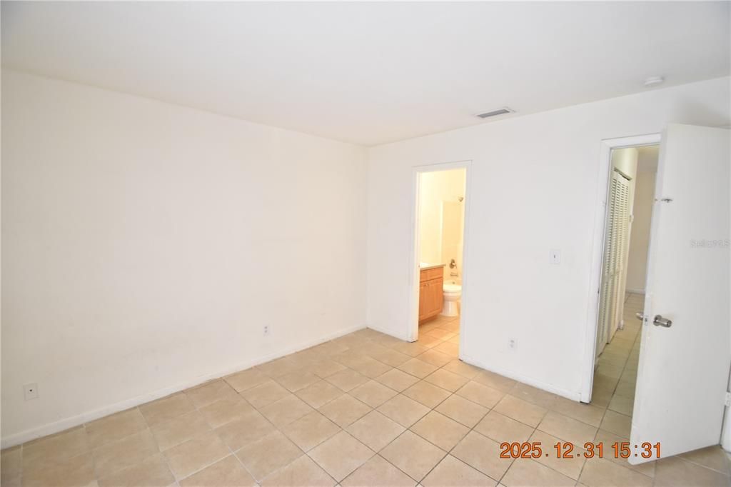 出租: $1,395 (2 贝兹, 2 浴室, 920 平方英尺)