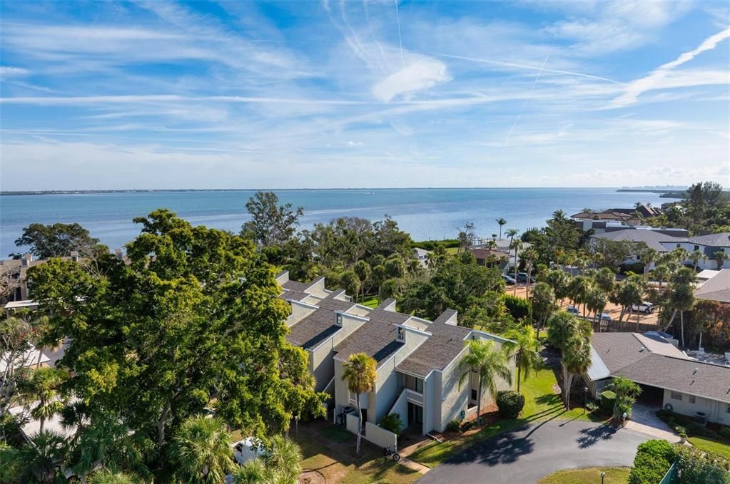 For Sale: $649,999 (2 beds, 2 baths, 1128 Square Feet)