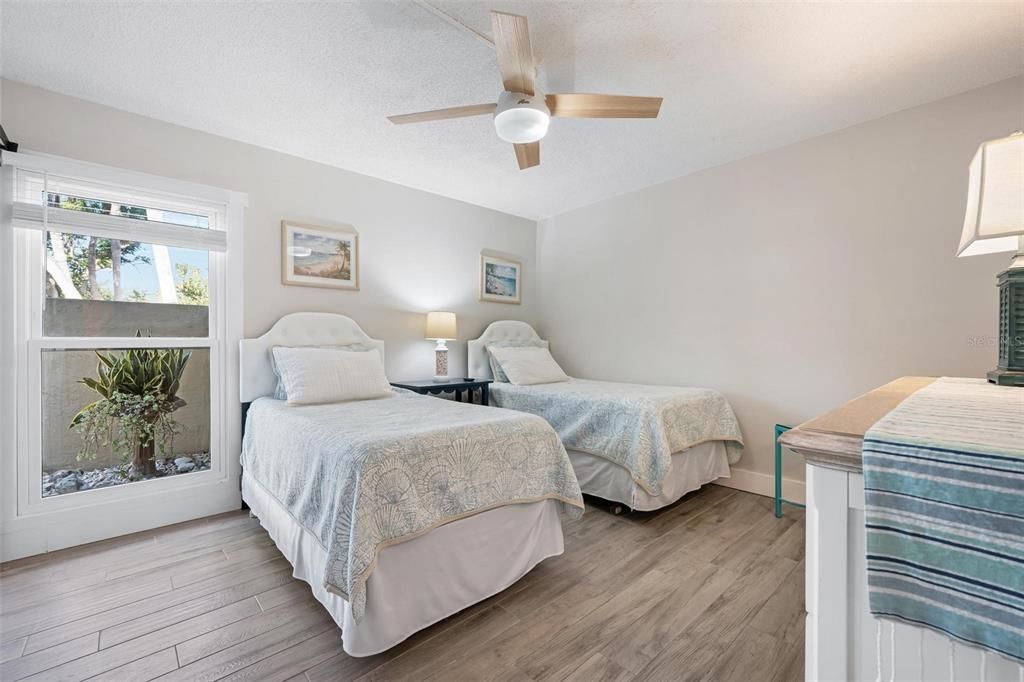 For Sale: $649,999 (2 beds, 2 baths, 1128 Square Feet)