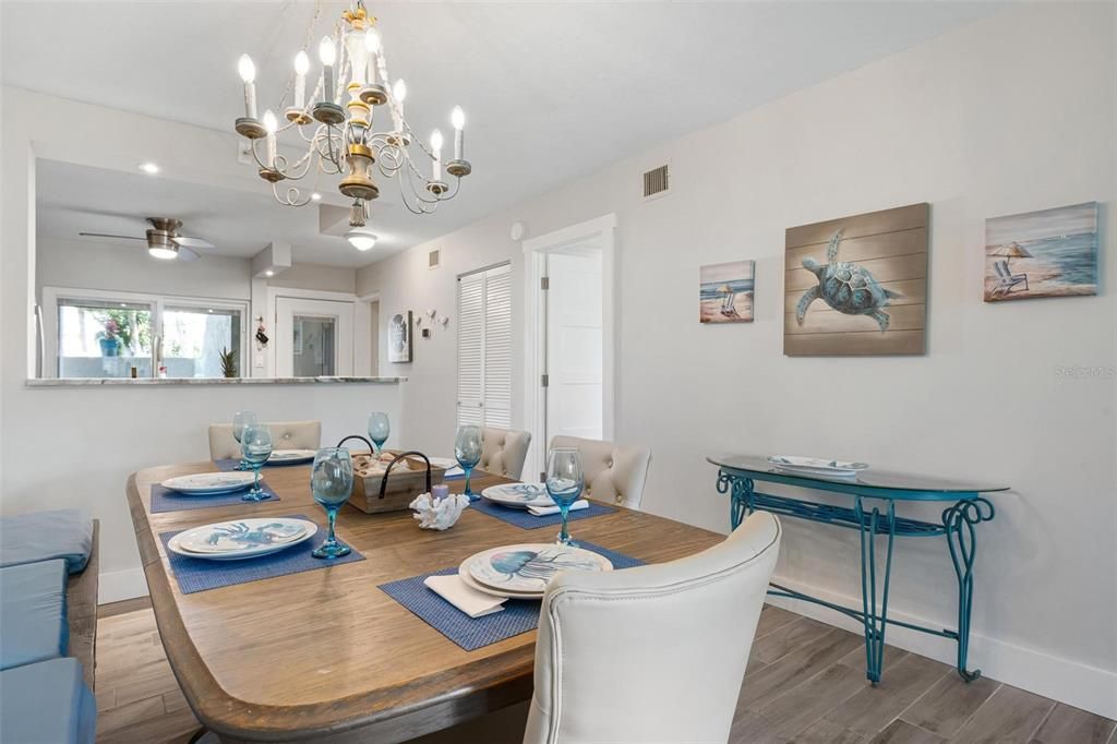 For Sale: $649,999 (2 beds, 2 baths, 1128 Square Feet)