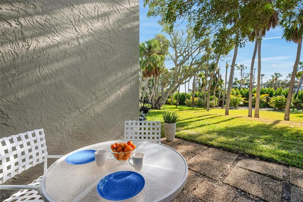 For Sale: $649,999 (2 beds, 2 baths, 1128 Square Feet)