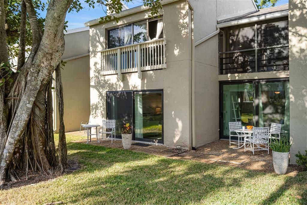 For Sale: $649,999 (2 beds, 2 baths, 1128 Square Feet)