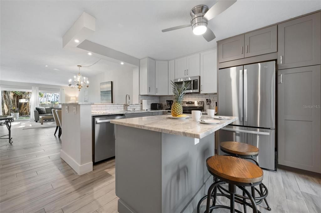 For Sale: $649,999 (2 beds, 2 baths, 1128 Square Feet)