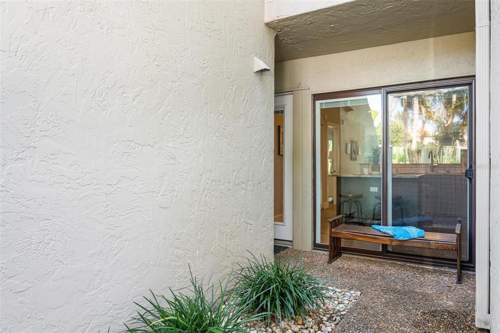 For Sale: $649,999 (2 beds, 2 baths, 1128 Square Feet)