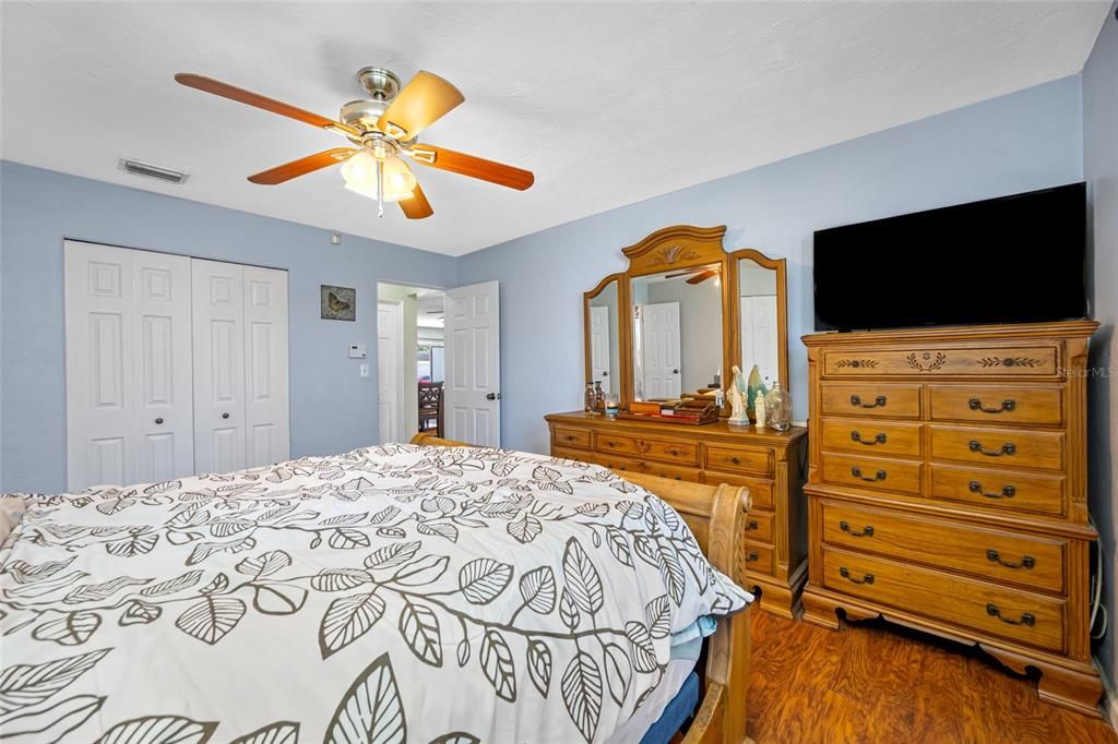 待售: $459,000 (4 贝兹, 2 浴室, 1638 平方英尺)