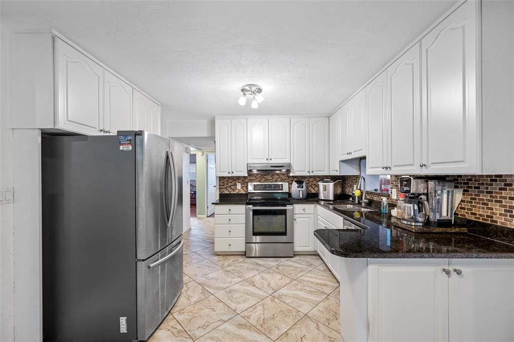 待售: $459,000 (4 贝兹, 2 浴室, 1638 平方英尺)