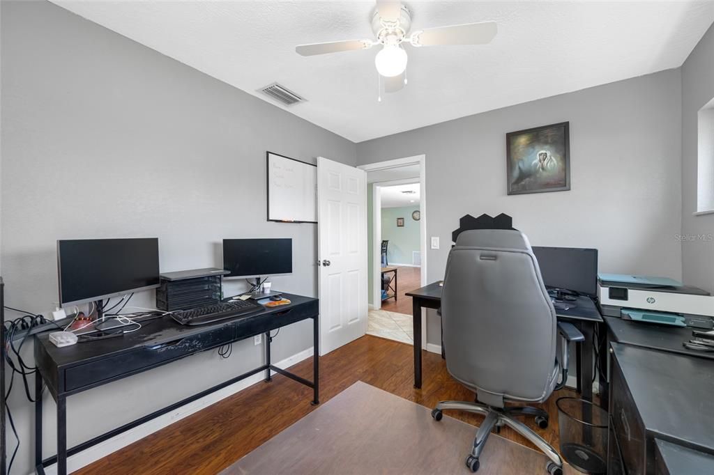 待售: $459,000 (4 贝兹, 2 浴室, 1638 平方英尺)