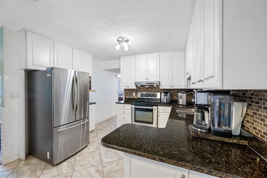 待售: $459,000 (4 贝兹, 2 浴室, 1638 平方英尺)