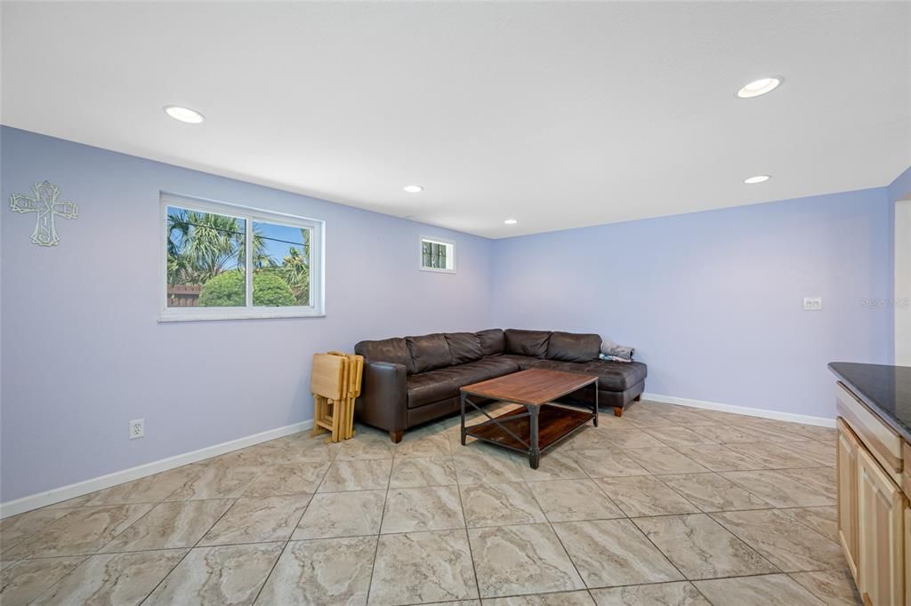 待售: $459,000 (4 贝兹, 2 浴室, 1638 平方英尺)