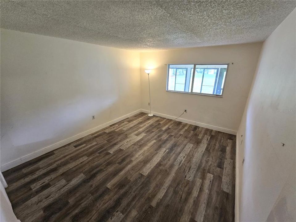 待售: $94,900 (1 贝兹, 1 浴室, 646 平方英尺)