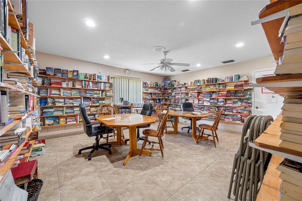 待售: $94,900 (1 贝兹, 1 浴室, 646 平方英尺)