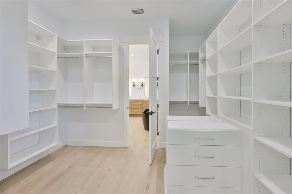 En Venta: $3,199,000 (5 camas, 6 baños, 5165 Pies cuadrados)