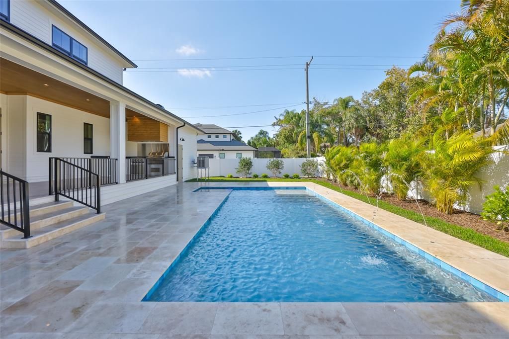 En Venta: $3,199,000 (5 camas, 6 baños, 5165 Pies cuadrados)