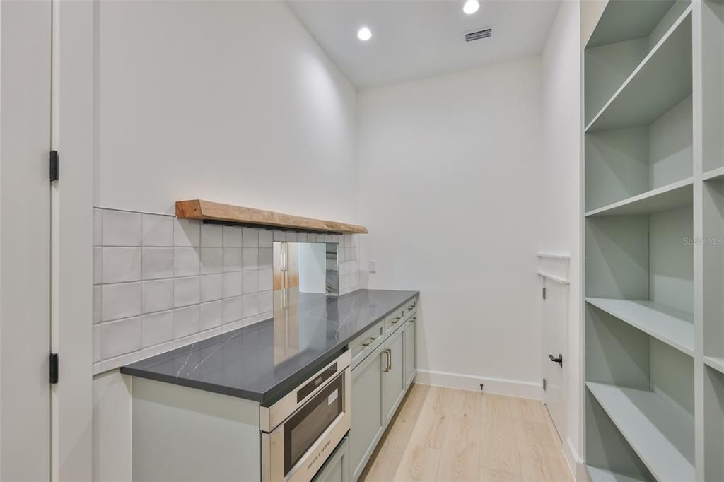 En Venta: $3,199,000 (5 camas, 6 baños, 5165 Pies cuadrados)