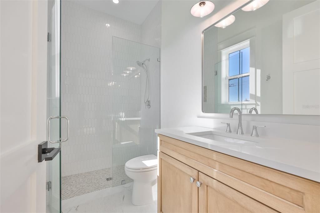 En Venta: $3,199,000 (5 camas, 6 baños, 5165 Pies cuadrados)