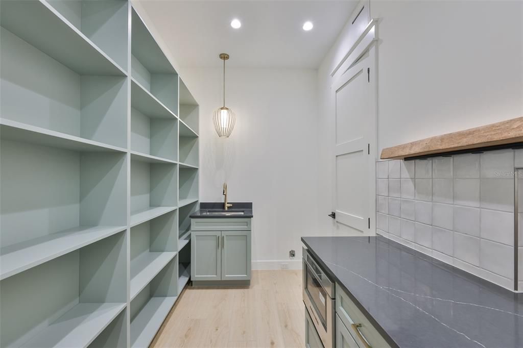 En Venta: $3,199,000 (5 camas, 6 baños, 5165 Pies cuadrados)