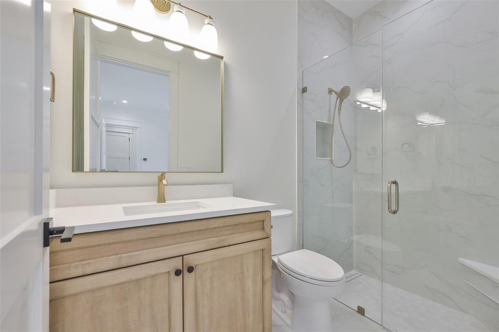 En Venta: $3,199,000 (5 camas, 6 baños, 5165 Pies cuadrados)