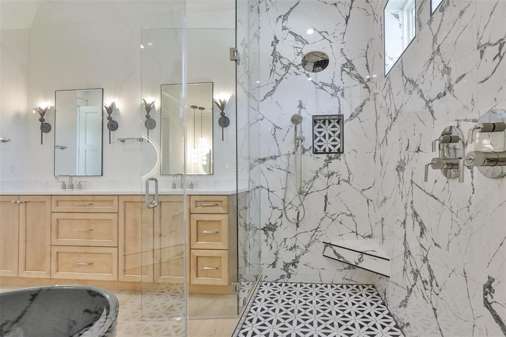 En Venta: $3,199,000 (5 camas, 6 baños, 5165 Pies cuadrados)