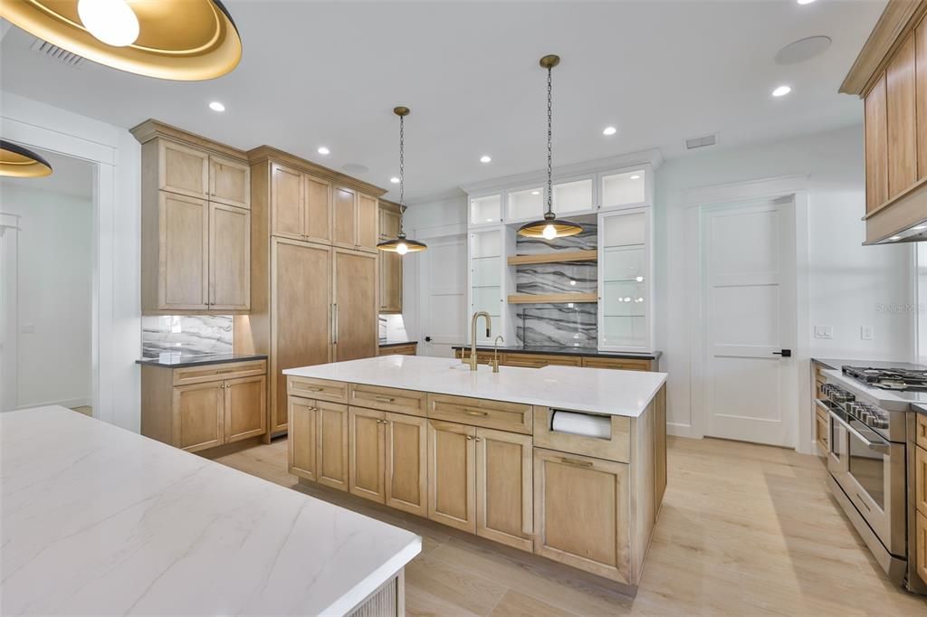 En Venta: $3,199,000 (5 camas, 6 baños, 5165 Pies cuadrados)