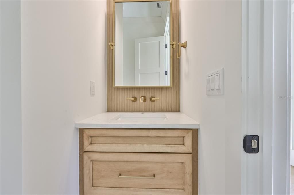 En Venta: $3,199,000 (5 camas, 6 baños, 5165 Pies cuadrados)