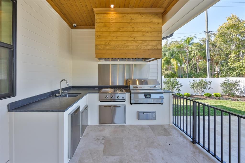 En Venta: $3,199,000 (5 camas, 6 baños, 5165 Pies cuadrados)