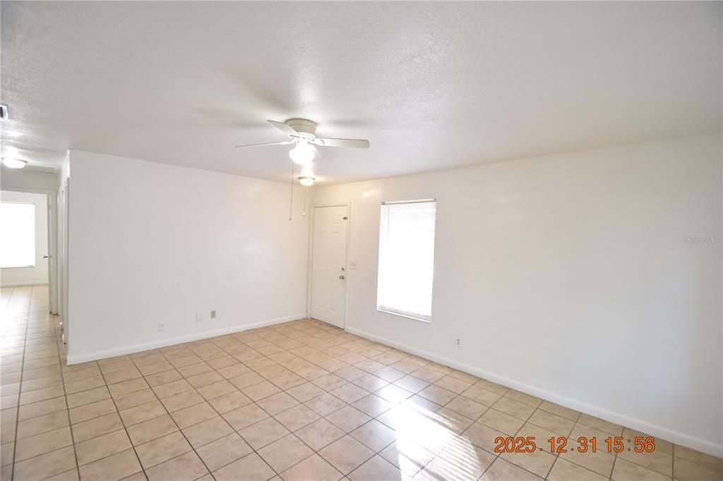 出租: $1,395 (2 贝兹, 2 浴室, 920 平方英尺)