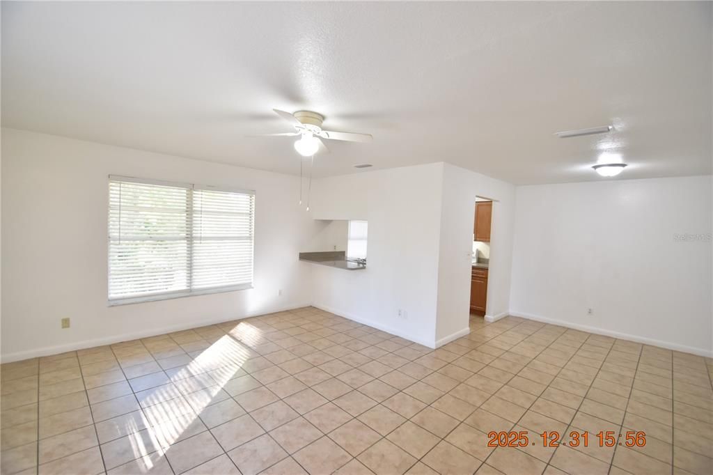 出租: $1,395 (2 贝兹, 2 浴室, 920 平方英尺)