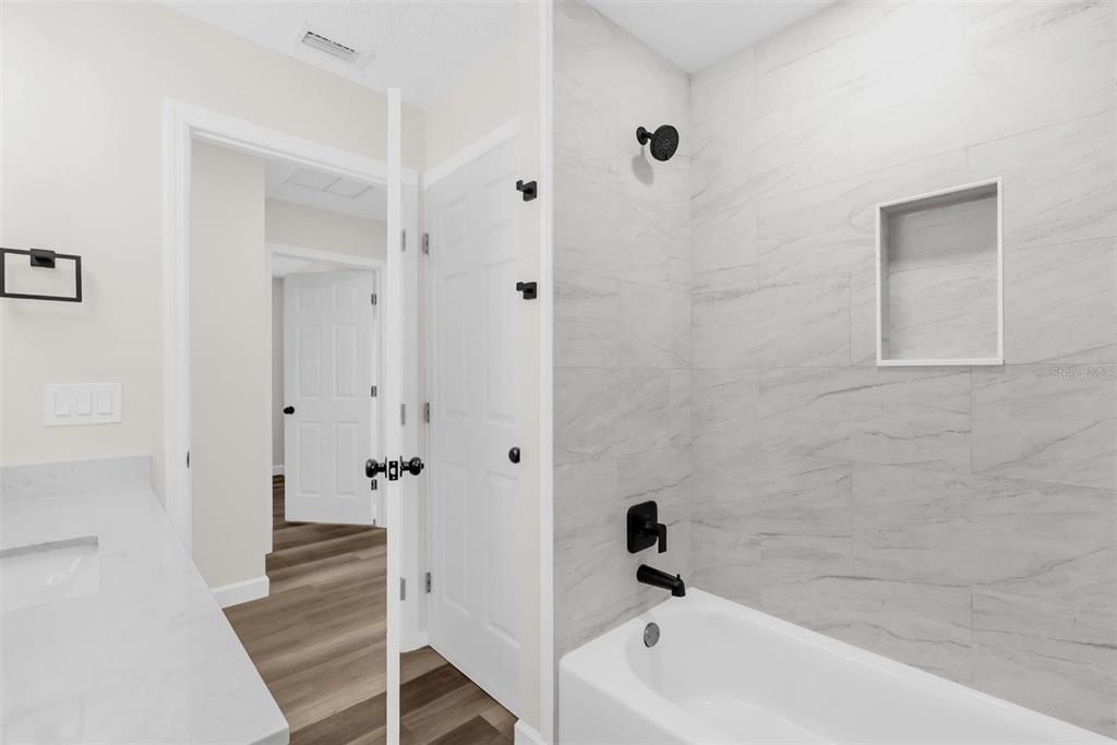 En Venta: $325,000 (3 camas, 2 baños, 1125 Pies cuadrados)