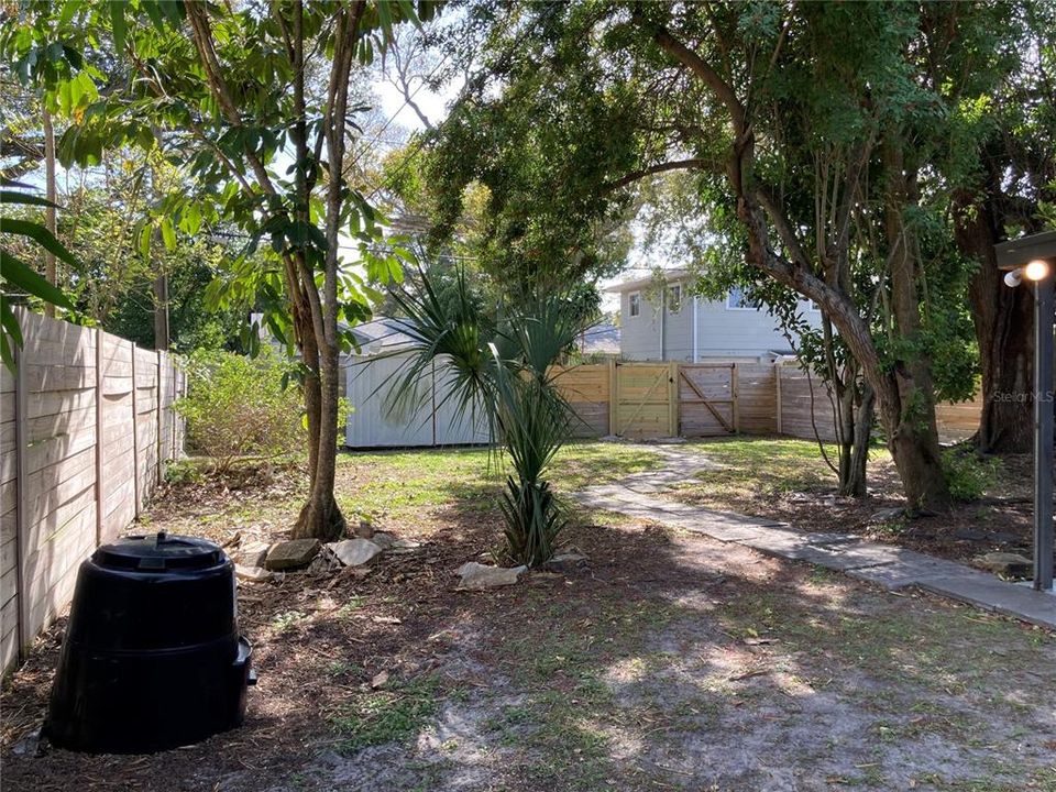 出租: $2,300 (2 贝兹, 2 浴室, 1200 平方英尺)