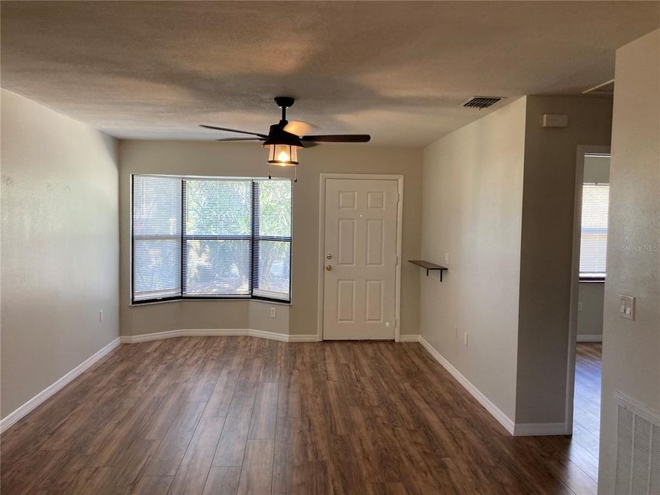 出租: $2,300 (2 贝兹, 2 浴室, 1200 平方英尺)