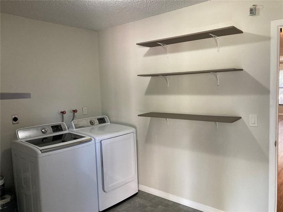 出租: $2,300 (2 贝兹, 2 浴室, 1200 平方英尺)