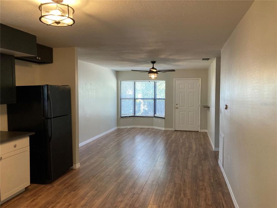 出租: $2,300 (2 贝兹, 2 浴室, 1200 平方英尺)