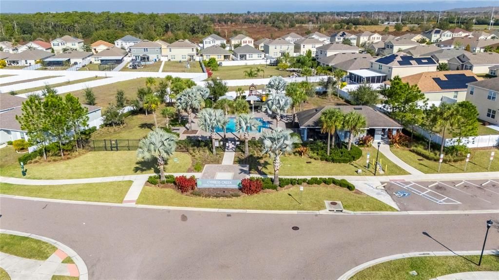 待售: $369,000 (4 贝兹, 2 浴室, 2328 平方英尺)