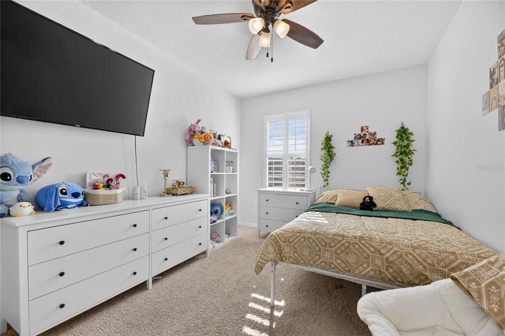 待售: $369,000 (4 贝兹, 2 浴室, 2328 平方英尺)