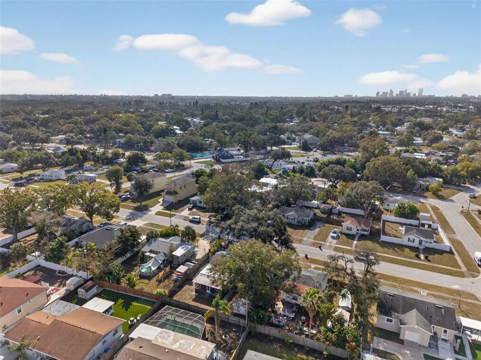 На продажу: $220,000 (2 спален, 1 ванн, 1332 Квадратных фут)