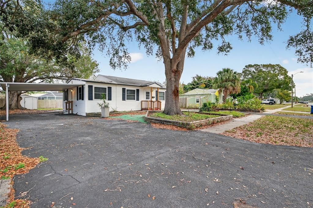 На продажу: $220,000 (2 спален, 1 ванн, 1332 Квадратных фут)