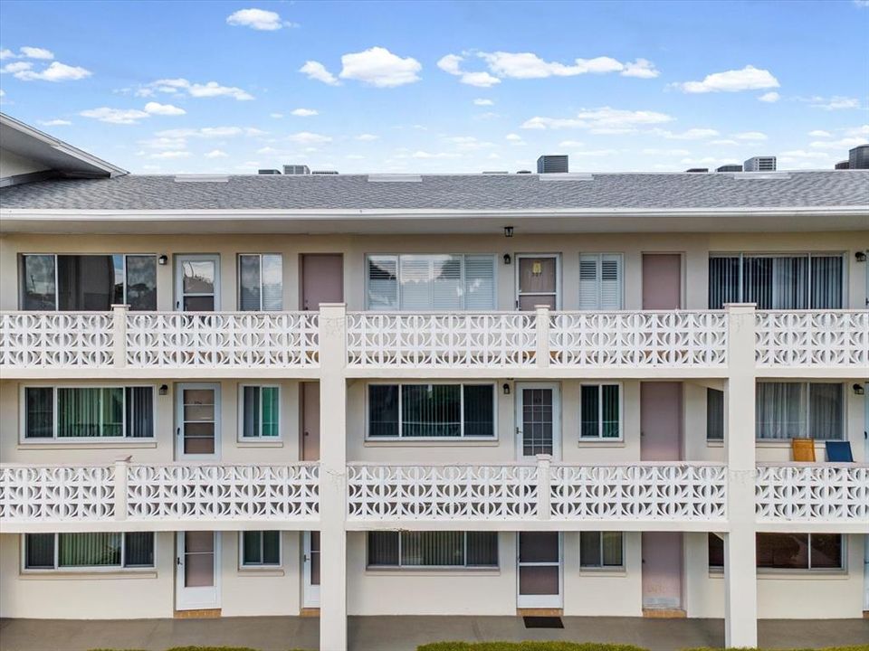 На продажу: $99,900 (2 спален, 1 ванн, 972 Квадратных фут)