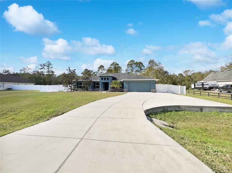 На продажу: $646,000 (4 спален, 3 ванн, 2277 Квадратных фут)