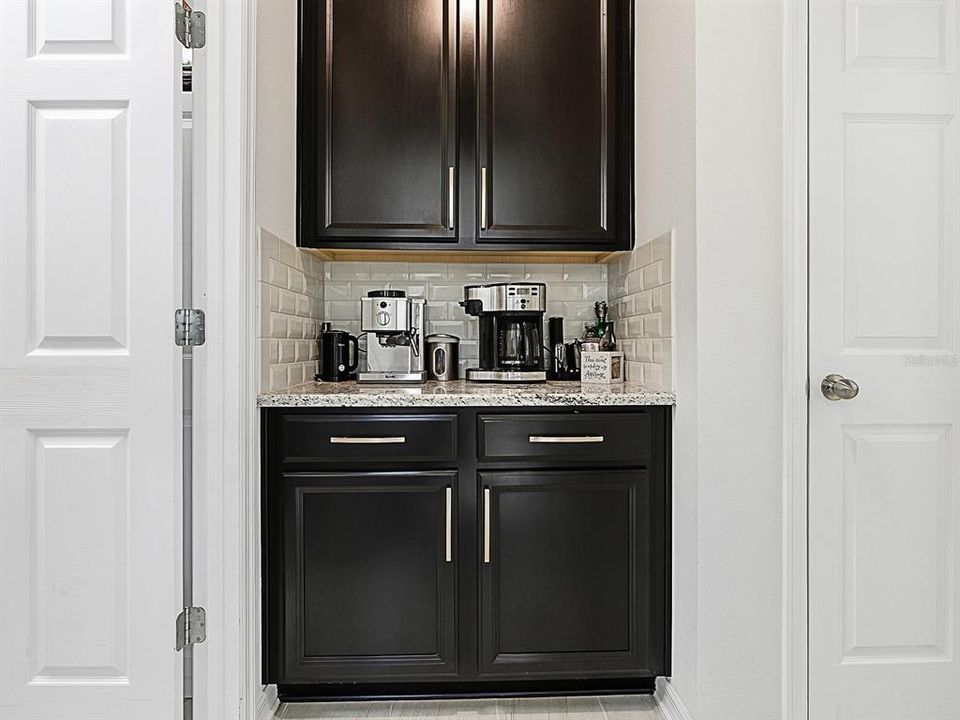 For Sale: $899,900 (4 beds, 3 baths, 2946 Square Feet)