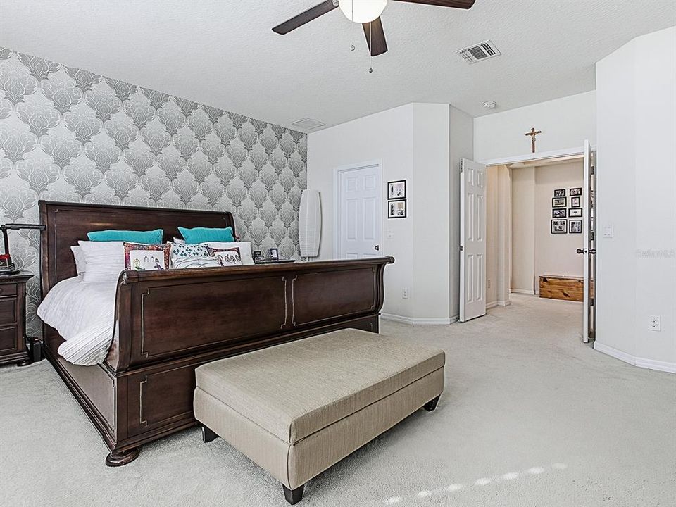 For Sale: $899,900 (4 beds, 3 baths, 2946 Square Feet)
