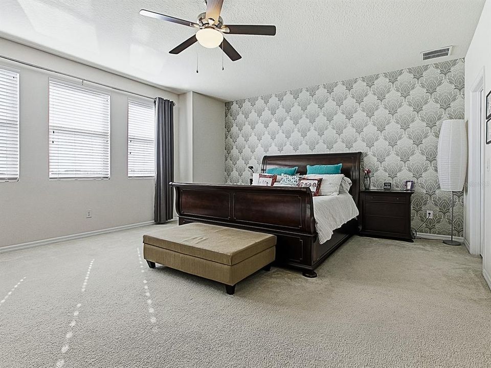 For Sale: $899,900 (4 beds, 3 baths, 2946 Square Feet)