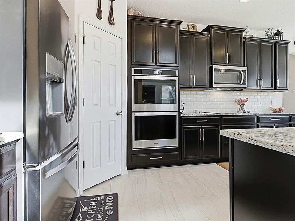 For Sale: $899,900 (4 beds, 3 baths, 2946 Square Feet)
