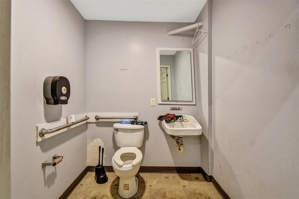 For Sale: $359,999 (0 beds, 0 baths, 1800 Square Feet)